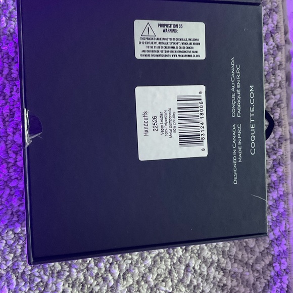 BNWT Rose Gold Handcuffs - Picture 2 of 3